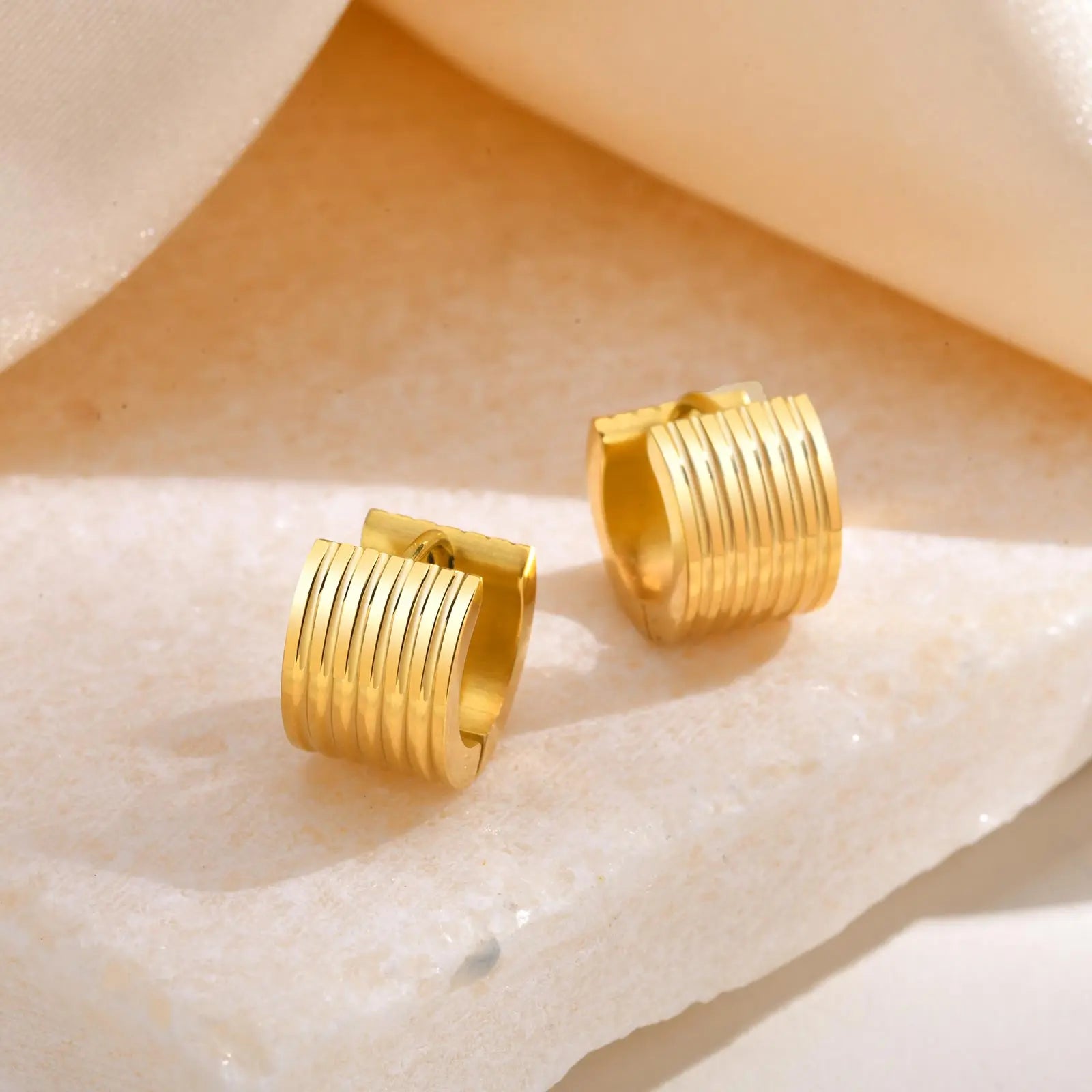 Ribbed Hoop Earrings,Striped Circle Hoop Huggies Earrings for Women,Gold Plated Stainless Steel Chunky Jewelry